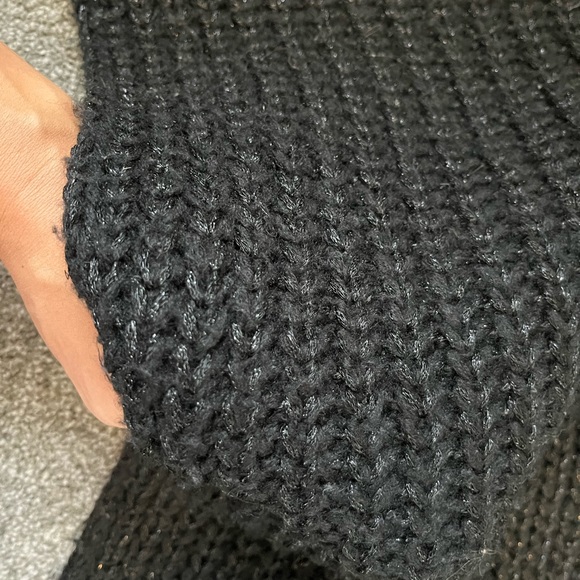 Black Infinity Scarf - Picture 2 of 2